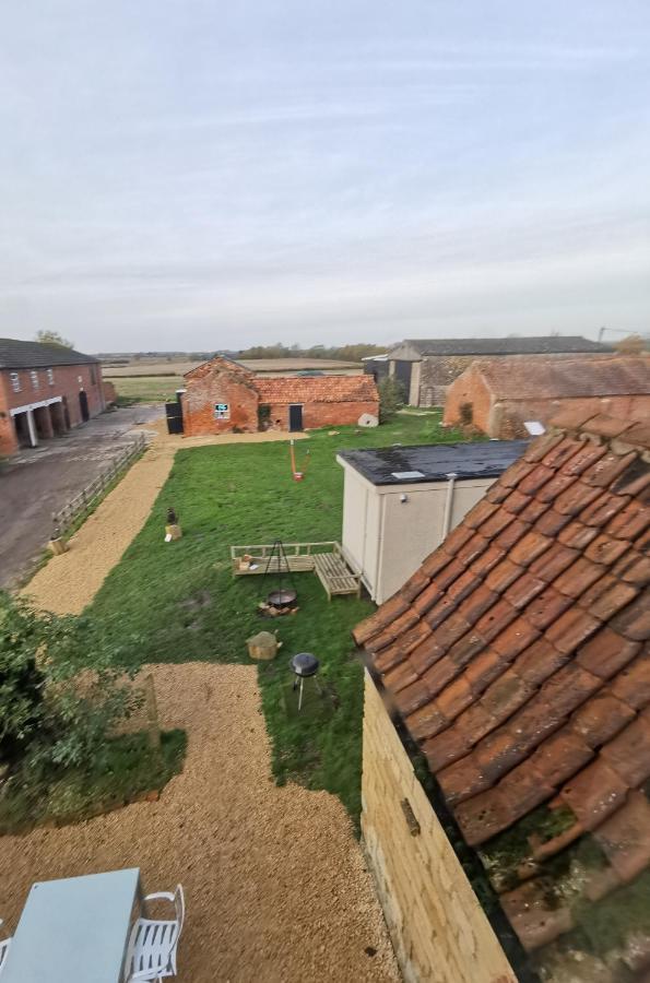 Lincoln Big Green Dome, Hot Tub, Projector, Firepit Washingborough Exterior foto